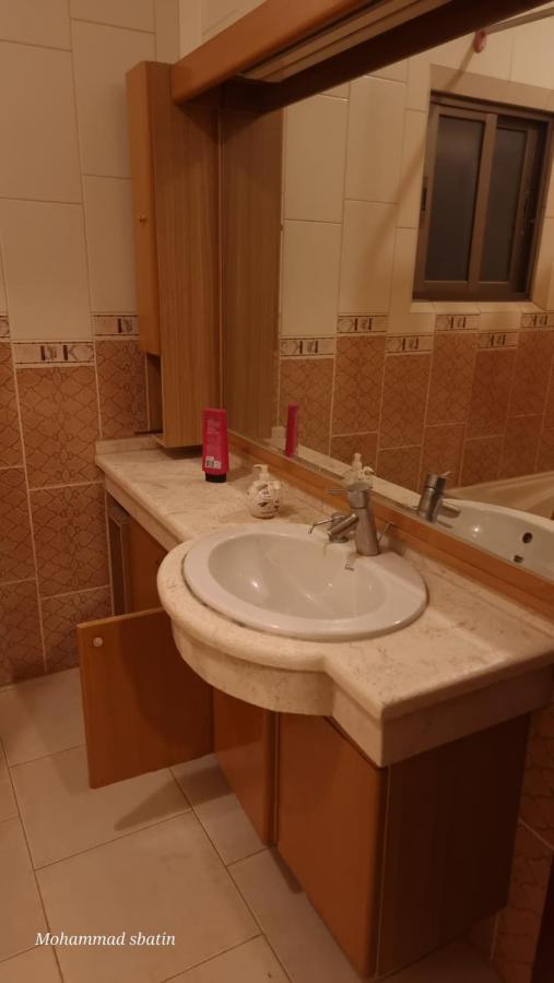 Sbatin Hotel Madaba Exterior photo